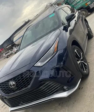 Toyota Highlander XSE 2022 Blue