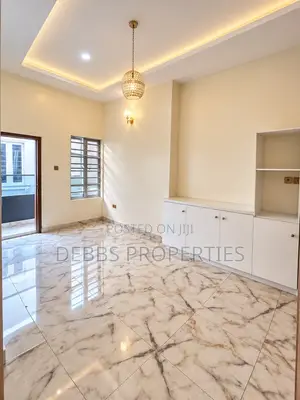 Mini Flat don haya a Thomas Estate, Ajah