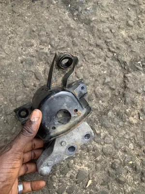 Toyota RAV4 2014 Engine Mount