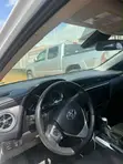 Toyota Corolla 2017 White - 2