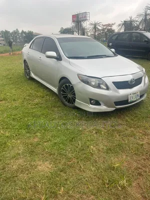 Toyota Corolla 2010 Silver