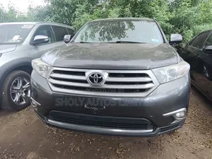 Toyota Highlander Limited V6 2012