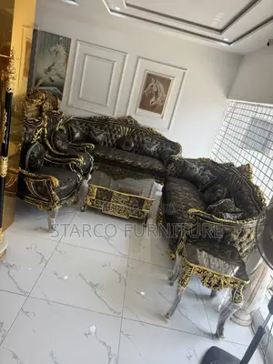 Royal Sofa Chair tare da Center Table da Stools