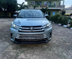 2019 Toyota Highlander XLE - Sayarwa Mai Gaggawa