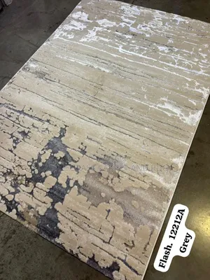 Royal Perfection Center Rug - White