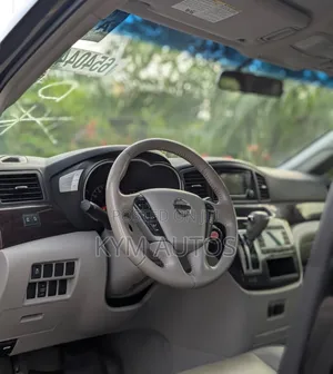 Nissan Quest SV Minivan na 2015