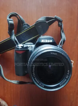 Nikon D40 Digital Camera
