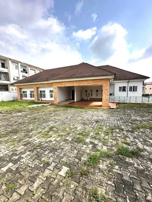 Gidan Duplex mai dakuna 7 don haya a Guzape, Abuja
