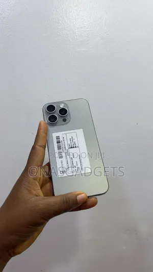 Apple iPhone 15 Pro Max 256GB Silver (UK Used)