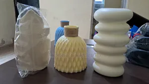 Saitin Vase na Furen Filastik Fari 3