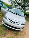 Toyota Corolla 2011 Silver - 1