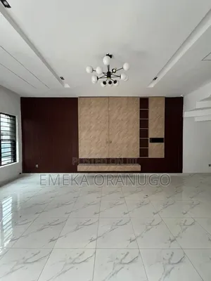 4 Bedroom Duplex da BQ a Orchid Estate, Chevron don Sawa