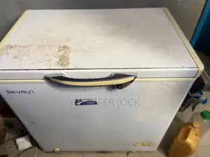 Skyrun 155L Freezer - An Yi Amfani Da Shi, Fari