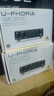 Behringer U-Phoria UMC202HD Audio Interface - 4