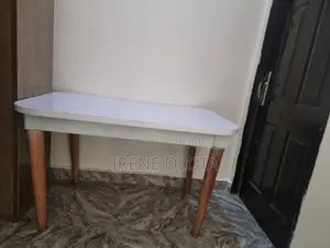 Home Interiors Dining/Restaurant Table