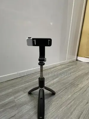 L02s Selfie Stick with Light and Bluetooth