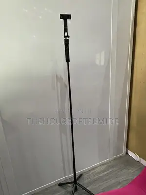 C12 AI Tracking Tripod - Black