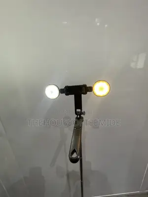 Q180 Rotating Tripod with Mobile Light