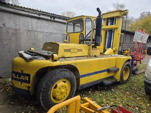 12 Ton Caterpillar Forklift - Kai Tsaye Daga Waje