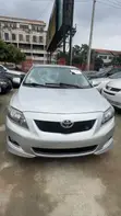 Toyota Corolla 2010 Silver - 1