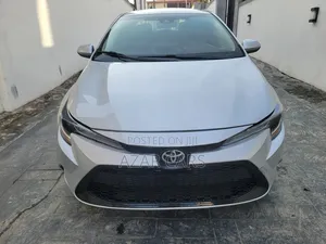 Toyota Corolla LE 2020 Silver