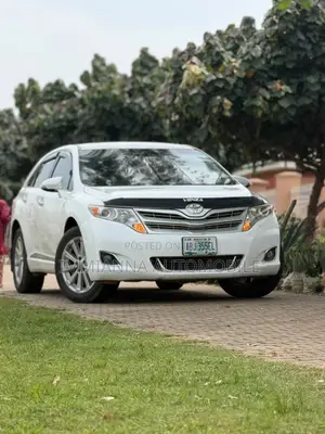 Toyota Venza XLE AWD 2012 White