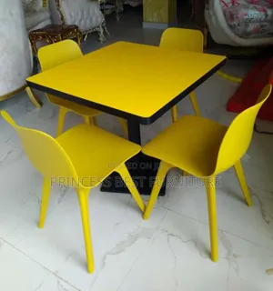 Home Interiors Yellow Dining Set (Mai Zama 4, Murabba'i)