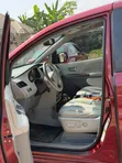 Toyota Sienna XLE 2011 Maroon - 4