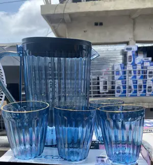5-in-1 Luxury Acrylic Water Jug Set tare da Kofuna 4