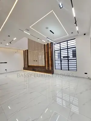 5 Bedroom Duplex with BQ & Pool in Ikota, Lekki