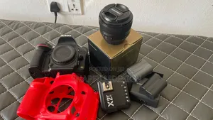 Nikon D610 DSLR Camera tare da Lens, Trigger, da Baturi