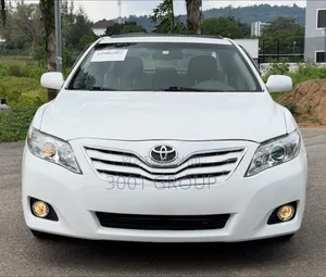 Toyota Camry 2010 XLE - Cikakken Zabi