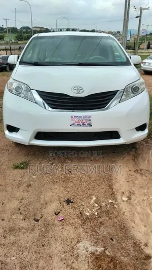 Toyota Sienna 2014 White