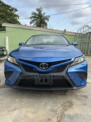 2018 Toyota Camry SE FWD 2.5L Blue