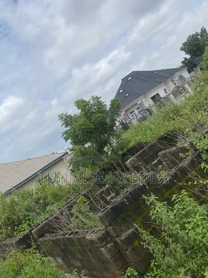 Gidan Bedroom 3 Bai Gama Ba a Kasar 450sqm - Wara, Ilorin