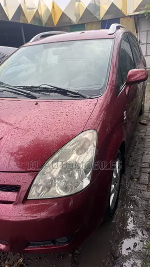 Toyota Verso 2010 Maroon