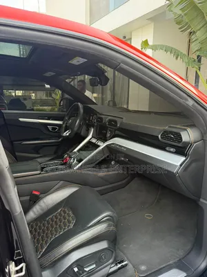 Lamborghini Urus Base 2019 Red