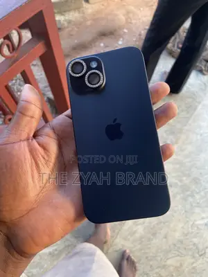 Apple iPhone 15 128GB Baki
