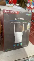 Hikvision AC1200 WiFi Extender - 1