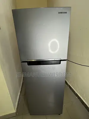 Samsung Refrigerator Mai Ƙofa Biyu Mai Inverter