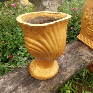 Shell Shape Flower Vessel - Medium Cement Pot
