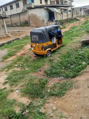 Tricycle 2022 Mai Launi Yellow