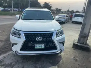 Lexus GX 2012 (An Inganta zuwa 2018) Fari
