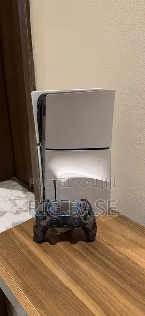UK Used PS5 Slim Console with 2 Games