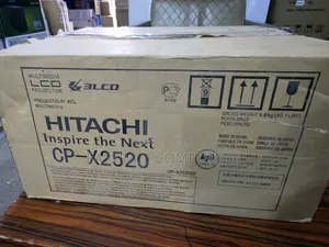 Hitachi CP-X2520 Projector