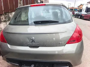 Peugeot 308 Hatchback 1.4 2011 Zinariya