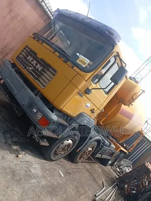 MAN Concrete Mixer Truck 12 Tyres