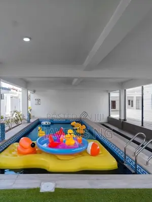 Luxury 3 Bedroom Terrace Duplex tare da Pool, Gym & Jacuzzi a Ikate, Lekki