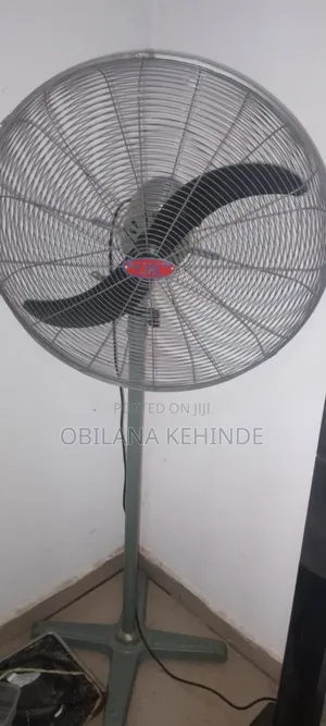 OX 26 Babban Fan Mai Tsayawa