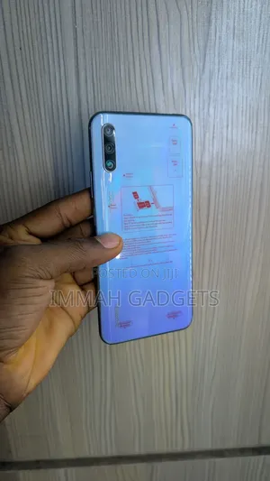 Huawei Y9s 128GB Amfani Da Aka Yi a UK